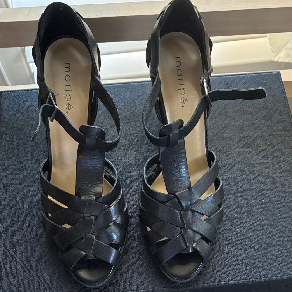 Maripe Black Leather Woven Peep-Toe Heels size 9 excellent